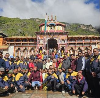 श्री बदरीनाथ -केदारनाथ मंदिर समिति ने धूमधाम से मनाया स्वतंत्रता दिवस