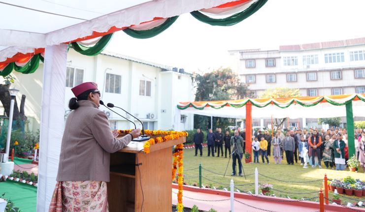 मुख्य सचिव श्रीमती राधा रतूड़ी ने गणतंत्र दिवस के अवसर पर सचिवालय में राष्ट्रीय ध्वज फहराया