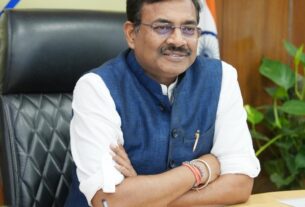 मुख्य सचिव आनंद बर्द्धन ने सिंचाई विभाग की चेक डैम योजनाओं की समीक्षा की