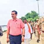 गंगा दशहरा पर्व हेतु व्यापक तैयारियों का निरीक्षण बंगाली घाट से विश्राम घाट तक प्रशासन एवं नगर निगम द्वारा संयुक्त निरीक्षण
