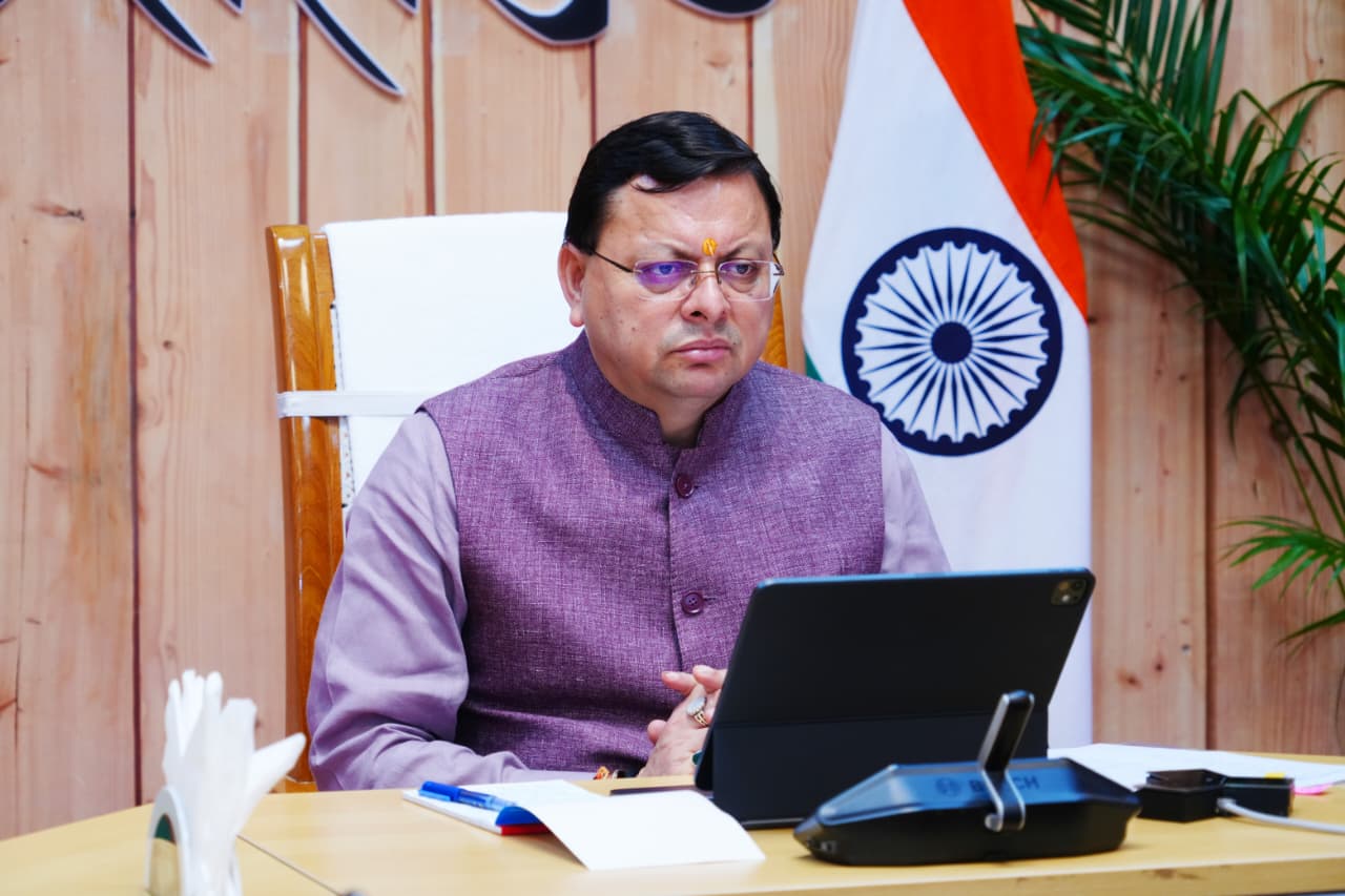 जीएसटी की नई दरों और स्वदेशी अभियान की समीक्षा हेतु मुख्यमंत्री ने जनप्रतिनिधियों से संवाद किया।