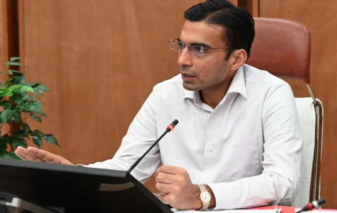 जिलाधिकारी सविन बंसल ने आपदा और पुनर्स्थापना कार्यों की उच्च स्तरीय समीक्षा बैठक की