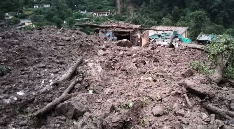चमोली जिले के नंदानगर में बादल फटने से भारी तबाही, छह मकान ध्वस्त, सात लोग लापता