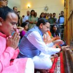 मां धारी देवी के दरबार में सीएम धामी ने पूजा-अर्चना की और राज्य की समृद्धि व सुरक्षा की कामना की।