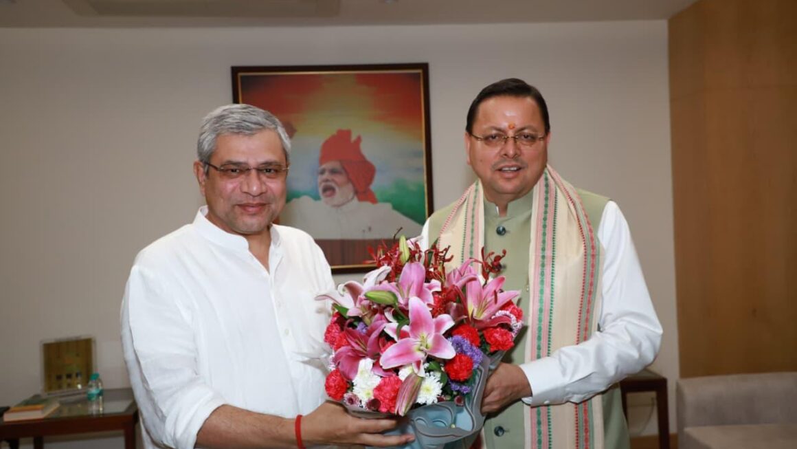 मुख्यमंत्री पुष्कर सिंह धामी ने दिल्ली में केंद्रीय रेल मंत्री से उत्तराखंड की रेल परियोजनाओं पर बातचीत की।