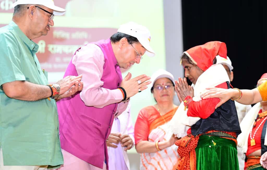 अंतरराष्ट्रीय वृद्धजन दिवस पर सीएम धामी ने वरिष्ठ नागरिकों को बधाई दी।