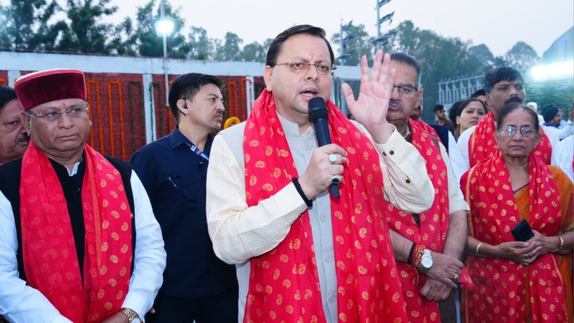 परेड ग्राउंड में रावण दहन के साक्षी बने सीएम धामी