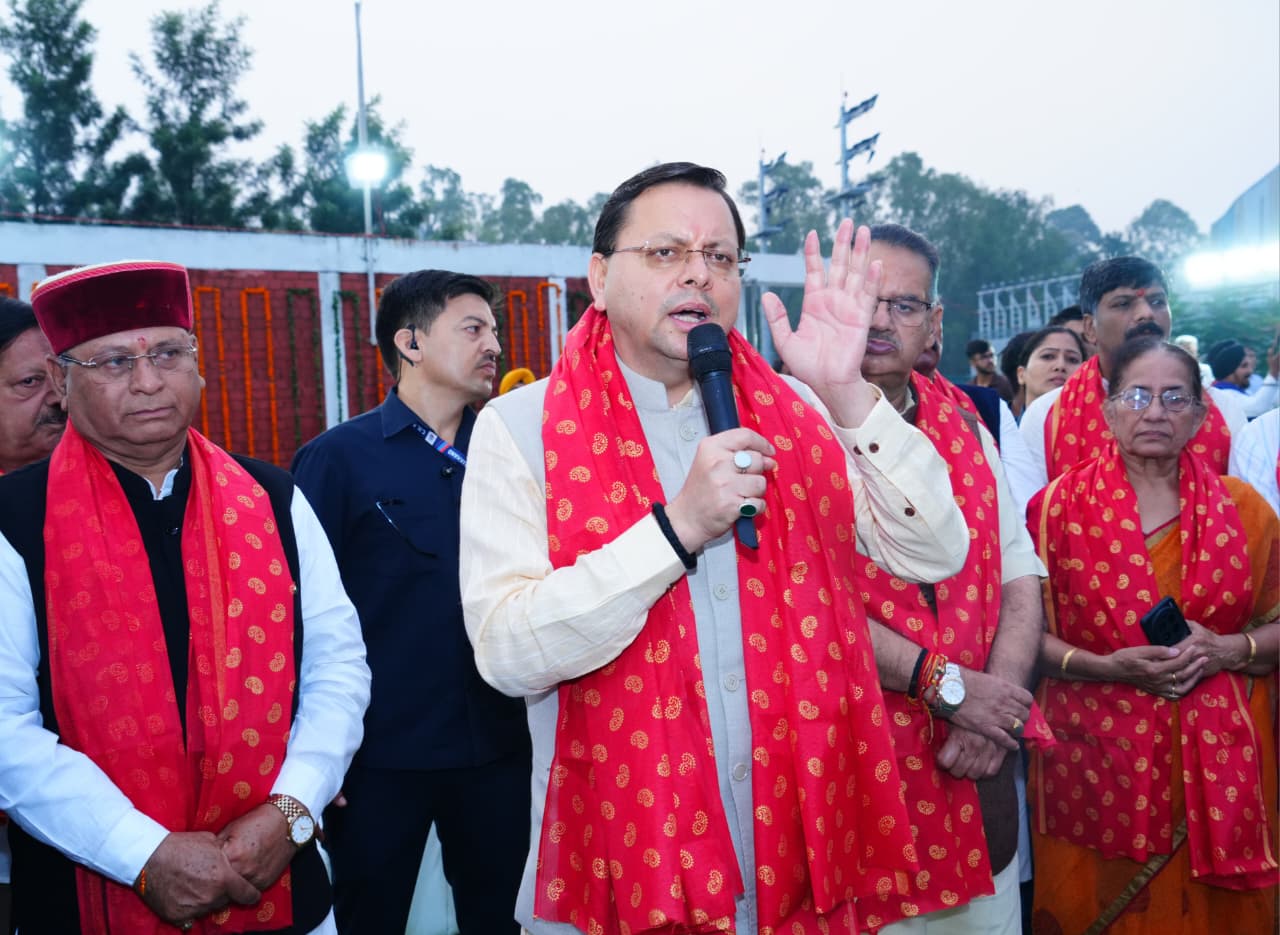 परेड ग्राउंड में रावण दहन के साक्षी बने सीएम धामी