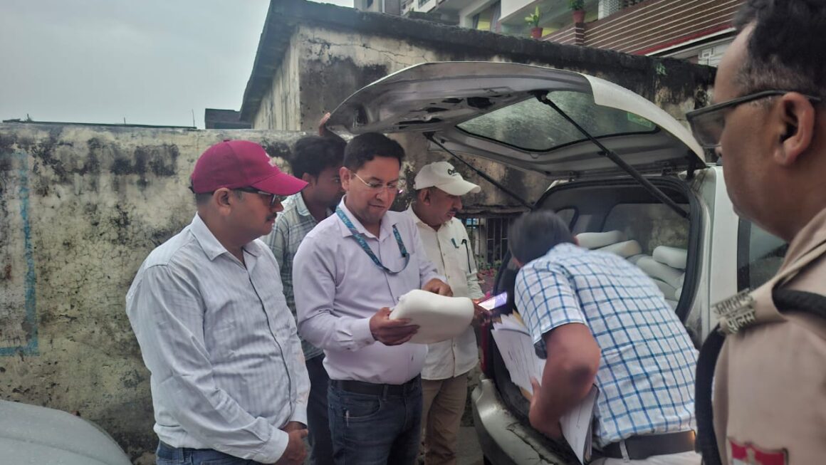 मुख्यमंत्री धामी के सख्त रुख के बाद प्रदेश में मिलावटखोरों पर छापेमारी तेज, ऋषिकेश और भगवानपुर में नकली प्रोडक्ट जब्त।