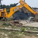 एमडीडीए ने अवैध प्लॉटिंग पर कसी लगाम, बुलडोजर चला और कई निर्माण सील किए।