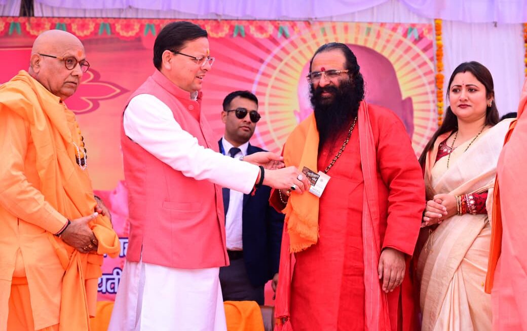 रुड़की जीवनदीप आश्रम के पाँच दिवसीय कार्यक्रम में सीएम धामी ने भाग लिया और तीन महत्वपूर्ण स्थलों का लोकार्पण किया।