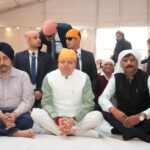 सीएम धामी ने गुरु नानक देव जी के प्रकाश पर्व पर गुरुद्वारा साहिब में टेका मत्था