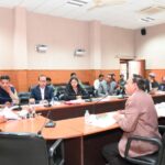 योजनाओं को गाँव-गाँव तक पहुँचाने को लेकर गणेश जोशी ने अधिकारियों को कार्यशालाएँ आयोजित करने को कहा।