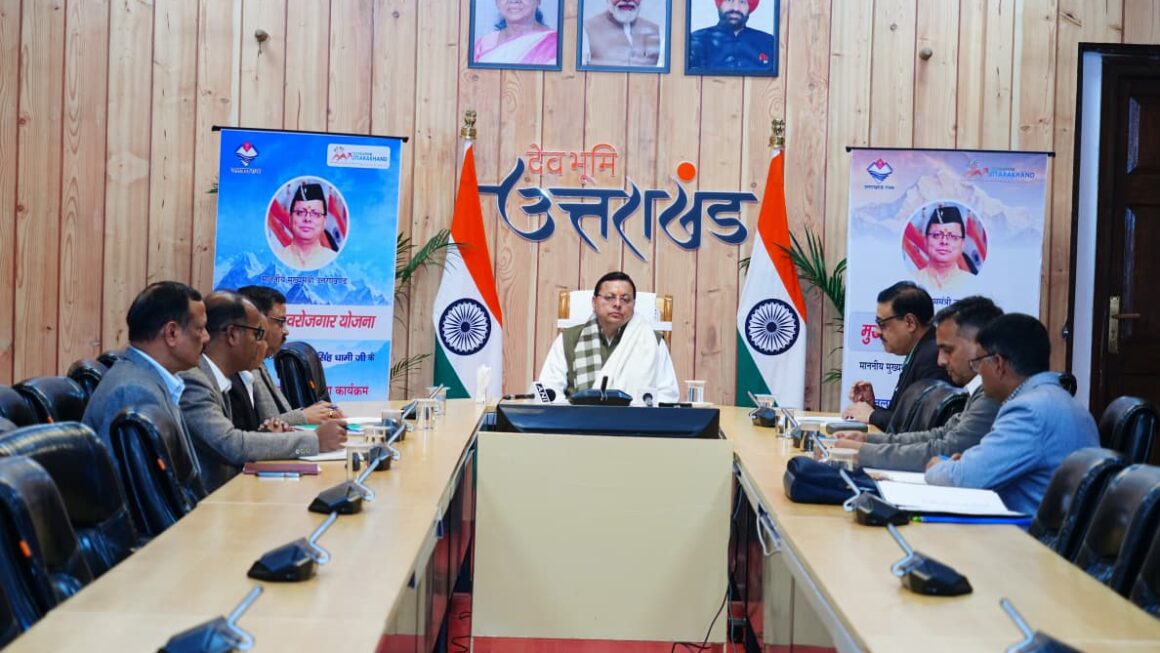 मुख्यमंत्री स्वरोजगार योजना के तहत 3848 लाभार्थियों के बैंक खातों में 33.22 करोड़ रुपये की धनराशि का ऑनलाइन माध्यम से मुख्यमंत्री ने किया वितरण