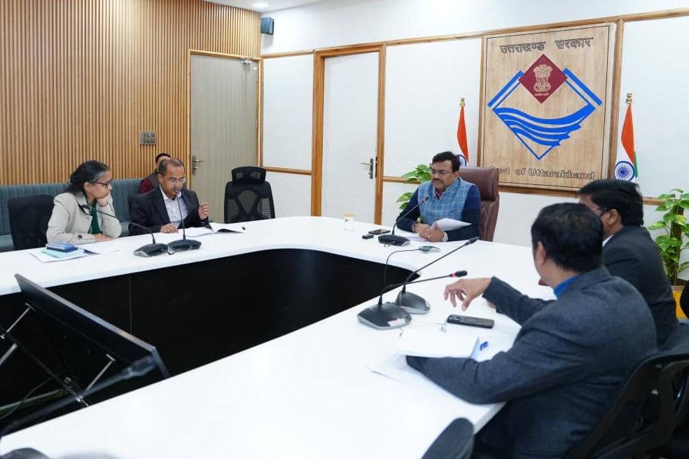 व्यय वित्त समिति की बैठक में आनन्द बर्द्धन की अध्यक्षता में प्रस्तावों को स्वीकृति प्रदान की गई।