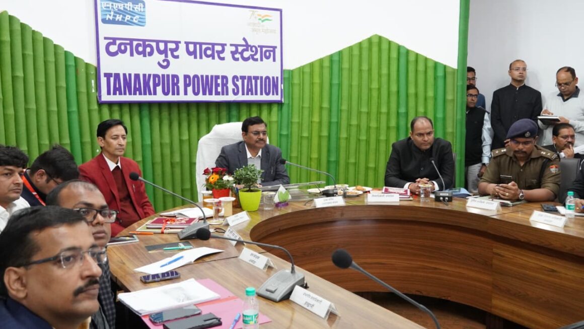 मुख्य सचिव आनन्द बर्द्धन का चम्पावत दौरा-विकास परियोजनाओं की विस्तृत समीक्षा, प्रगति में तेजी के निर्देश