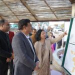 मुख्य सचिव आनन्द बर्द्धन ने शारदा बैराज व संबंधित क्षेत्रों में चल रहे विकास और बाढ़ सुरक्षा कार्यों का जायजा लिया।