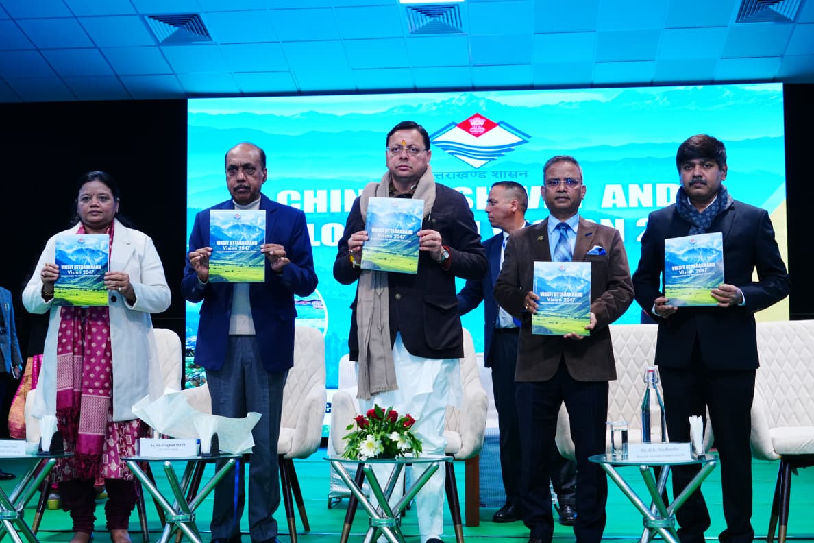 मुख्यमंत्री पुष्कर सिंह धामी ने चिन्तन शिविर एवं डॉयलाग ऑन विजन 2047 में प्रशासनिक अधिकारियों को किया संबोधित