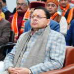 मुख्यमंत्री पुष्कर सिंह धामी ने प्रधानमंत्री नरेंद्र मोदी के मन की बात के 130वें एपिसोड को सुना।