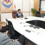 मुख्य सचिव ने धीमी गति के प्रोजेक्ट्स पर जताई नाराजगी, तेजी लाने के दिए निर्देश