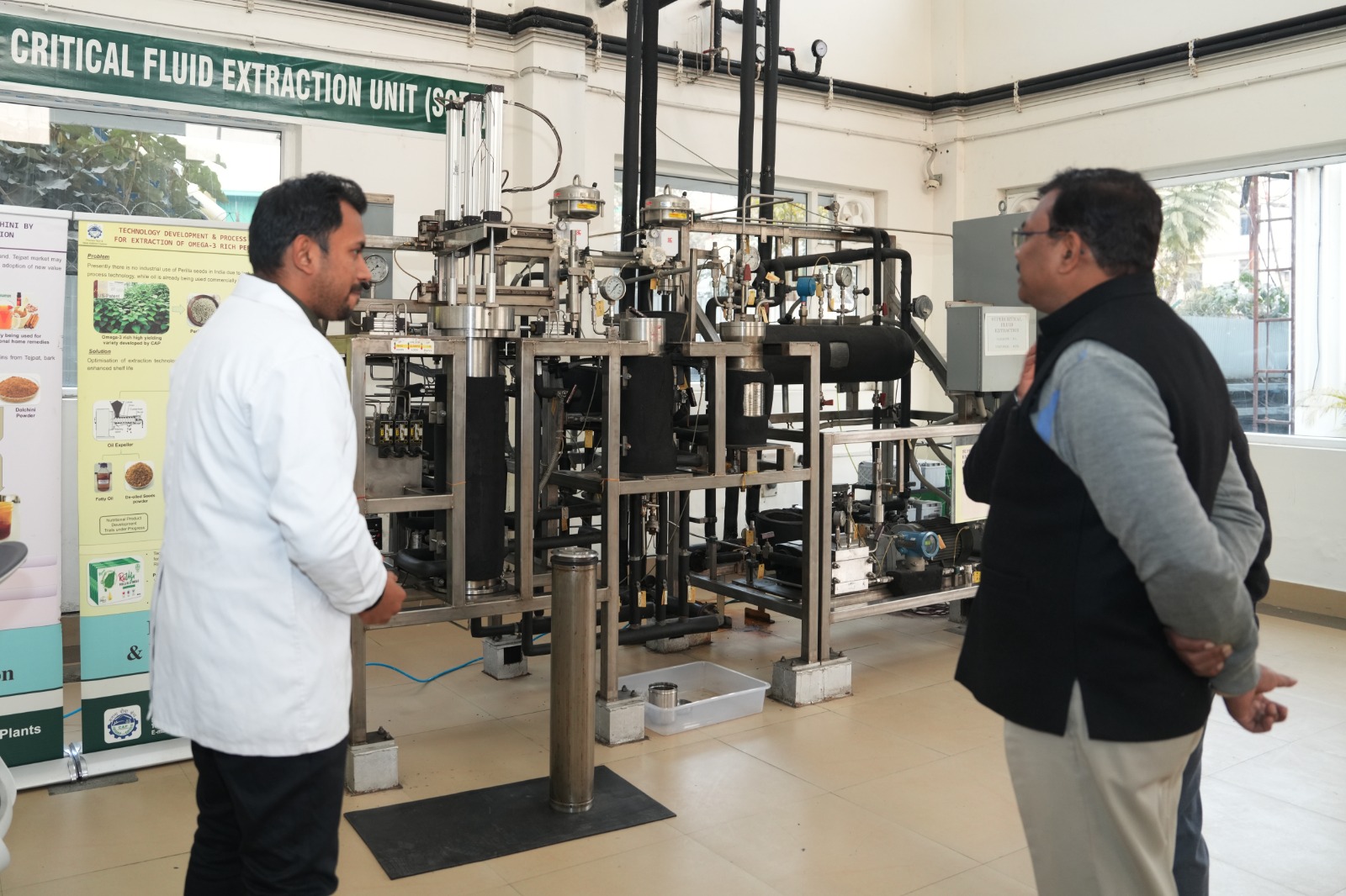 मुख्य सचिव आनन्द बर्द्धन ने सेलाकुई स्थित सगन्ध पौधा केंद्र पहुंचकर वहां किए जा रहे कार्यों की विस्तार से समीक्षा की।