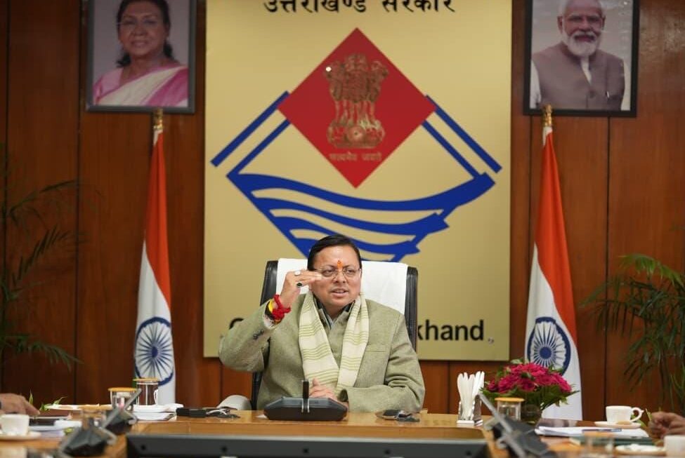 मुख्यमंत्री पुष्कर सिंह धामी ने की राज्य में प्रस्तावित एवं निर्माणाधीन रेल परियोजनाओं की समीक्षा