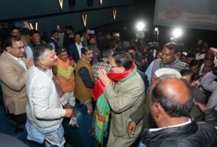 मुख्यमंत्री पुष्कर सिंह धामी ने ‘गौदान’ फिल्म का अवलोकन किया