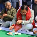 टनकपुर में संस्कृति और समरसता का उत्सव, मुख्यमंत्री धामी ने लिया खिचड़ी प्रसाद