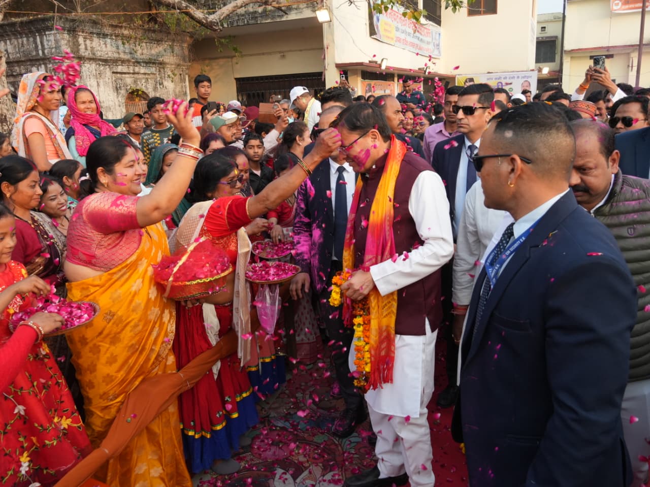 खटीमा होली मिलन समारोह में उमड़ा जनसैलाब, मुख्यमंत्री धामी ने जनसमुदाय संग साझा की उत्सव की खुशियां