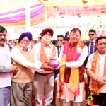 काशीपुर रंगोत्सव होली मिलन समारोह में शामिल हुए मुख्यमंत्री पुष्कर सिंह धामी।