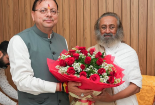 मुख्यमंत्री धामी ने श्री श्री रविशंकर से की शिष्टाचार भेंट