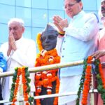 मुख्यमंत्री पुष्कर सिंह धामी ने एमडीडीए कॉम्प्लेक्स में स्व. हेमवती नंदन बहुगुणा की 107वीं जयंती पर उनकी प्रतिमा पर माल्यार्पण कर श्रद्धांजलि दी।