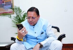 सीएम धामी ने बोर्ड परीक्षा में उत्कृष्ट प्रदर्शन करने वाले विद्यार्थियों से फोन पर बात कर बधाई दी।