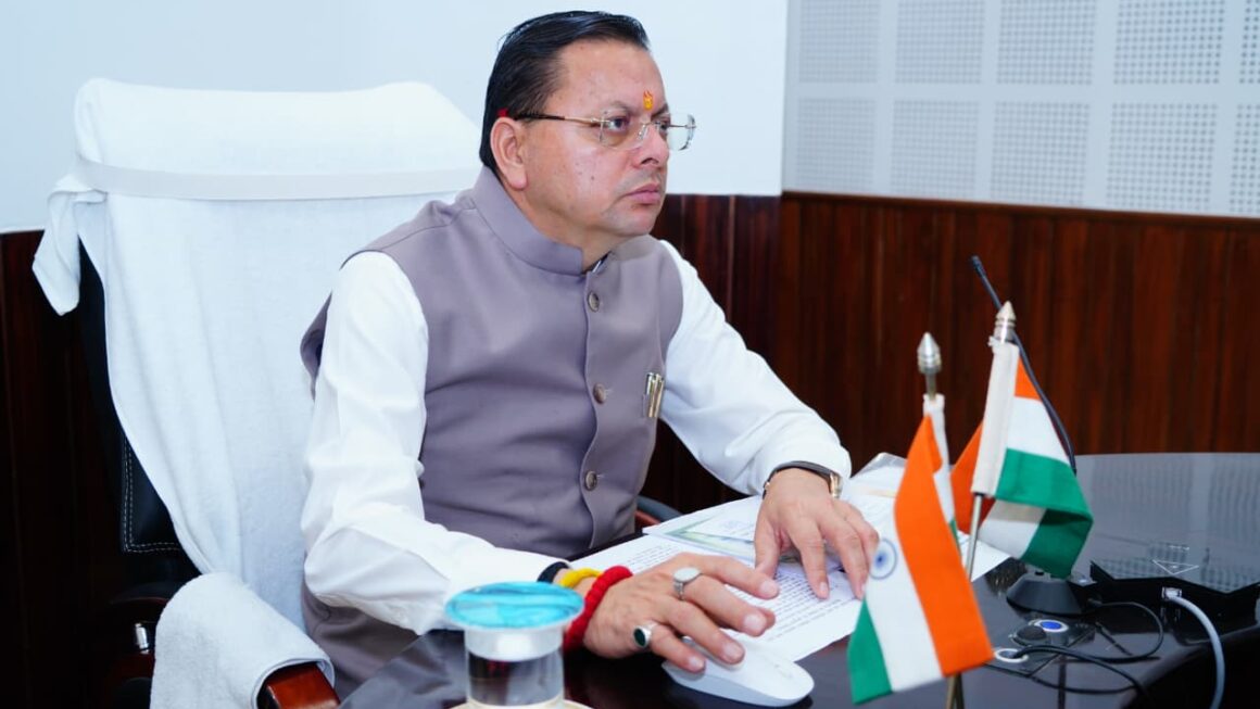 मुख्यमंत्री धामी ने कहा कि पलायन रोकने के लिए श्रमिकों को स्थानीय आवश्यकता के अनुसार दिया जाए कौशल प्रशिक्षण