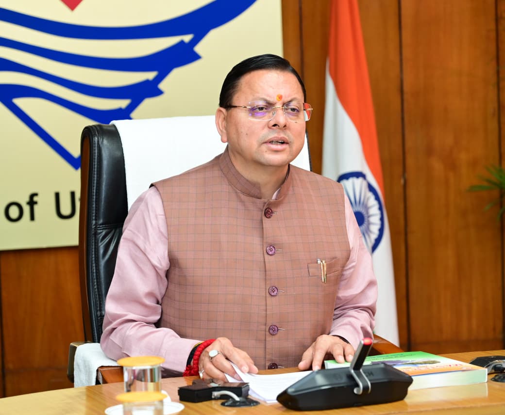 मुख्यमंत्री पुष्कर सिंह धामी ने लोक निर्माण विभाग की मास्टर प्लान पुस्तिका का किया विमोचन