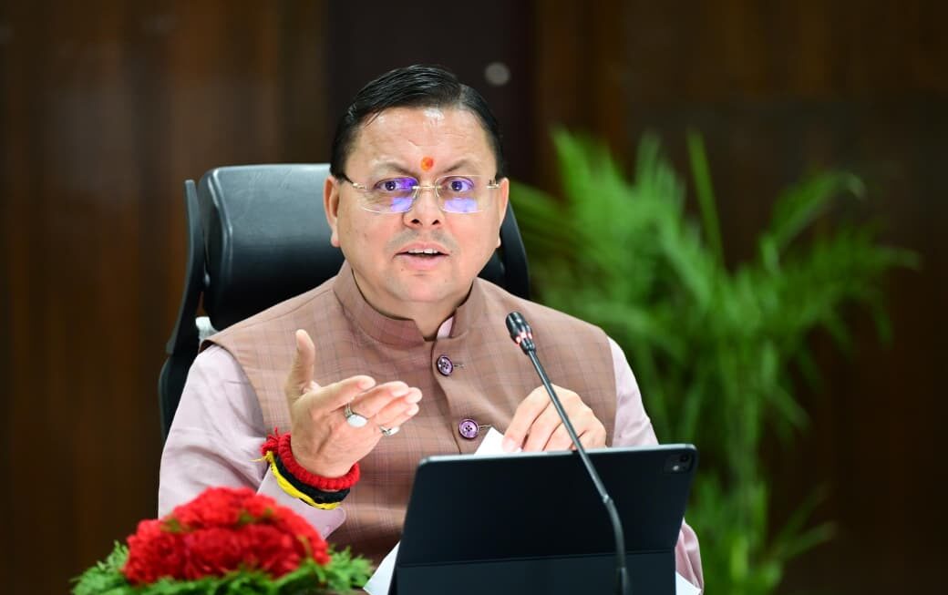 CM हेल्पलाइन 1905 पर लंबित शिकायतों के त्वरित निस्तारण के लिए विशेष अभियान चलाया जाए – मुख्यमंत्री पुष्कर सिंह धामी