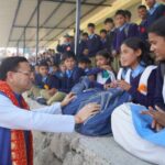मुख्यमंत्री पुष्कर सिंह धामी ने देवीधुरा में छात्र-छात्राओं से किया संवाद, उज्ज्वल भविष्य की दी शुभकामनाएं