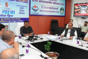 मुख्य सचिव आनन्द बर्द्धन ने की चारधाम यात्रा की समीक्षा