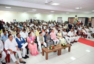 मुख्यमंत्री पुष्कर सिंह धामी ने प्रधानमंत्री नरेंद्र मोदी के मन की बात कार्यक्रम के 135वें संस्करण को सुना।