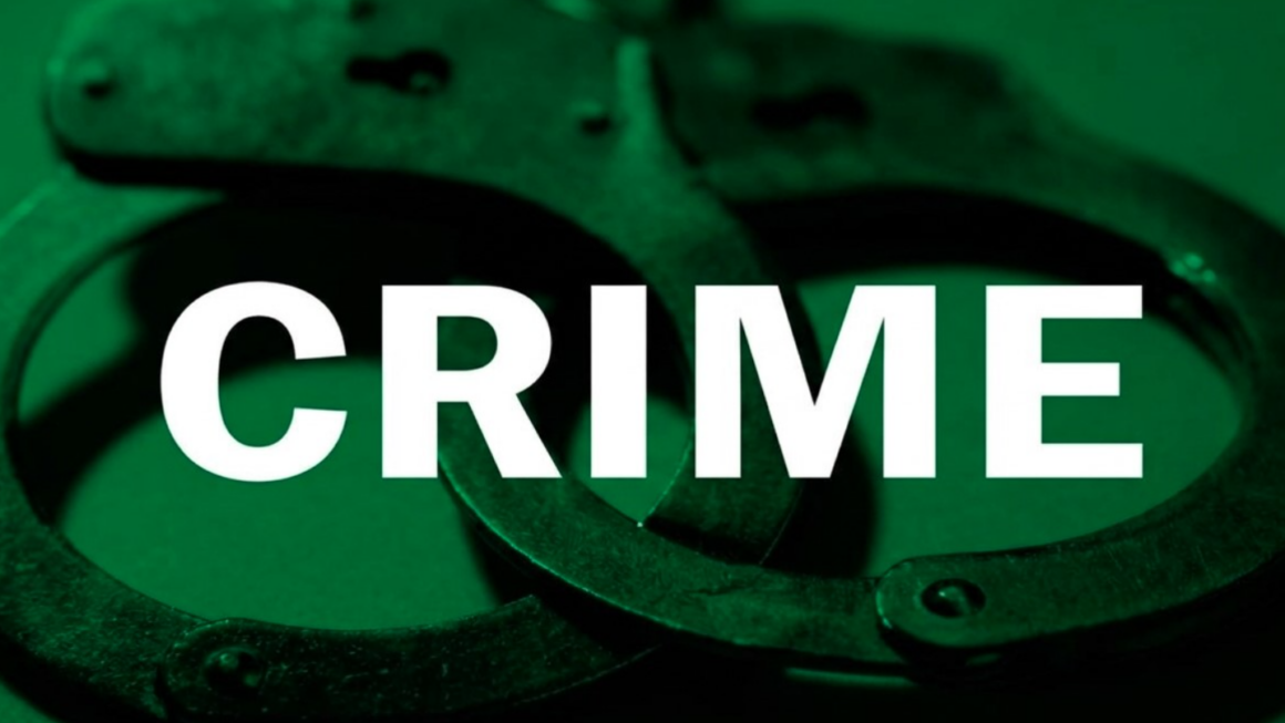 कार निकालने को लेकर हुआ विवाद, सड़क पर भिड़े दो पक्ष; पुलिस जांच में जुटी
