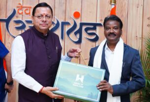 मुख्यमंत्री पुष्कर सिंह धामी से छत्तीसगढ़ से आए पत्रकारों के प्रतिनिधिमंडल ने की शिष्टाचार भेंट