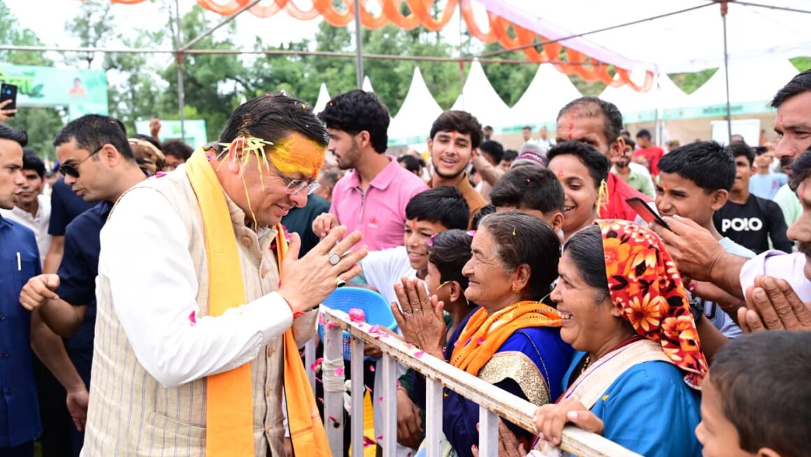मुख्यमंत्री पुष्कर सिंह धामी ने हरेला पर्व पर किया राज्य स्तरीय पौधारोपण कार्यक्रम का शुभारंभ
