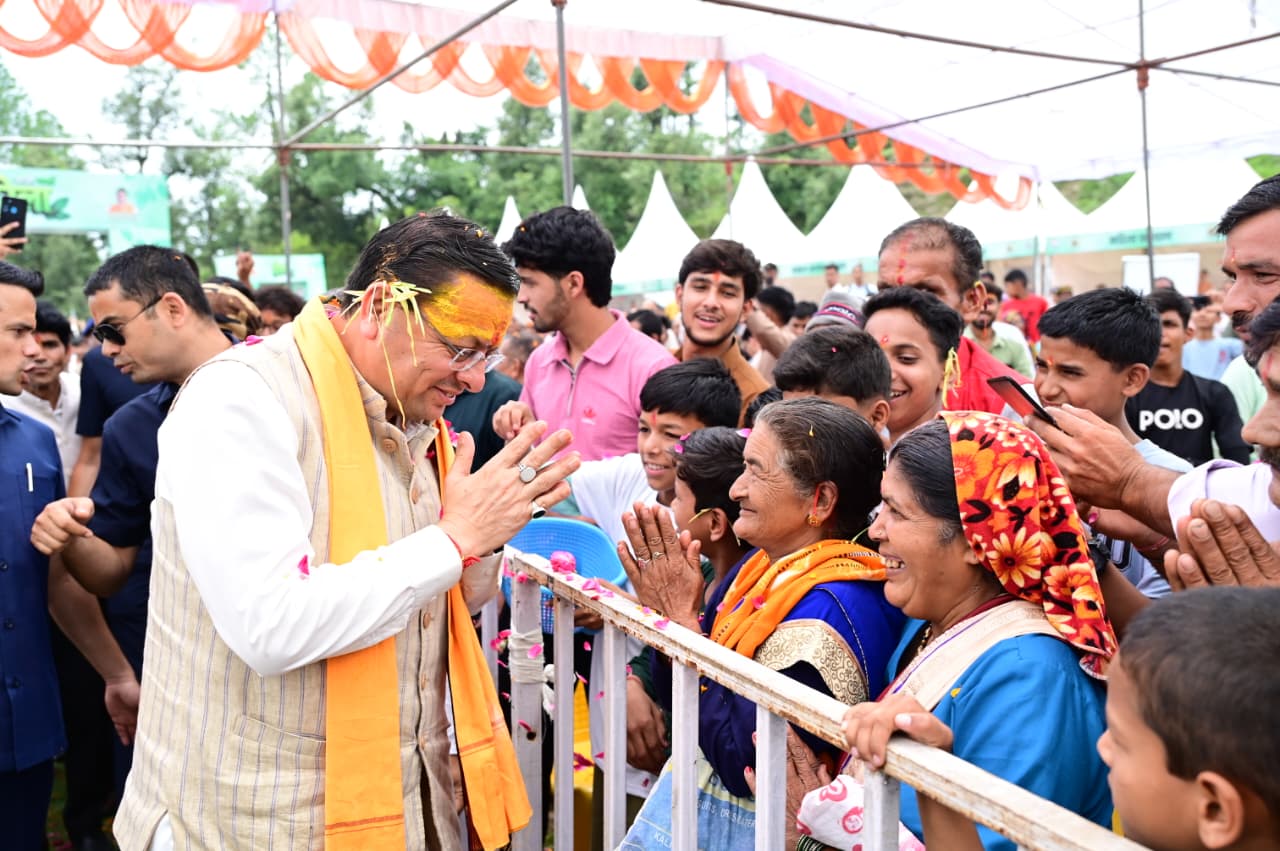 मुख्यमंत्री पुष्कर सिंह धामी ने हरेला पर्व पर किया राज्य स्तरीय पौधारोपण कार्यक्रम का शुभारंभ