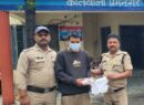 एटीएम तोड़कर चोरी की कोशिश नाकाम, आरोपी रंगे हाथ गिरफ्तार
