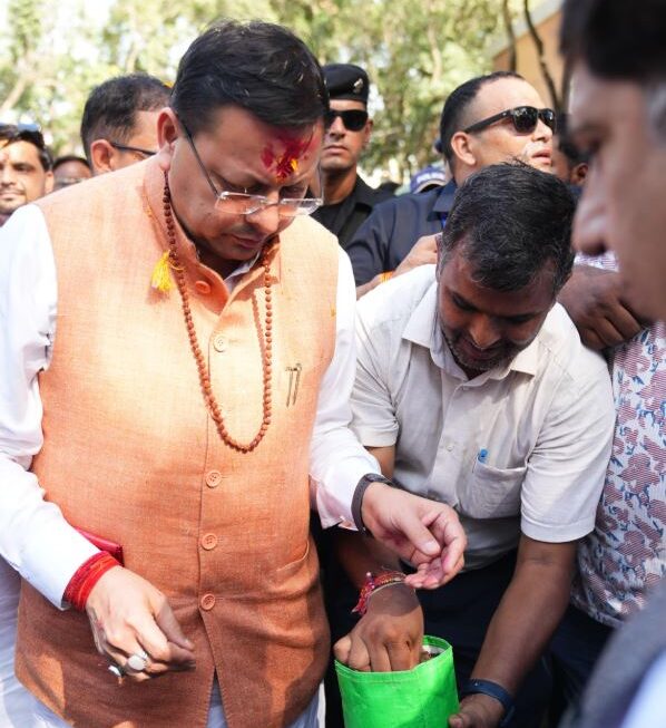 आम महोत्सव कार्यक्रम में मुख्यमंत्री पुष्कर सिंह धामी ने “बीज संजीवनी अभियान” का किया शुभारंभ