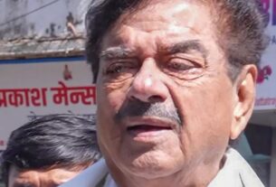 पटना: बांकीपुर उपचुनाव में प्रशांत किशोर को शत्रुघ्न सिन्हा का समर्थन, युवाओं से की खास अपील