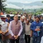 बेहद खराब मौसम के बीच भी पीपलकोटी पहुंचे मुख्यमंत्री धामी