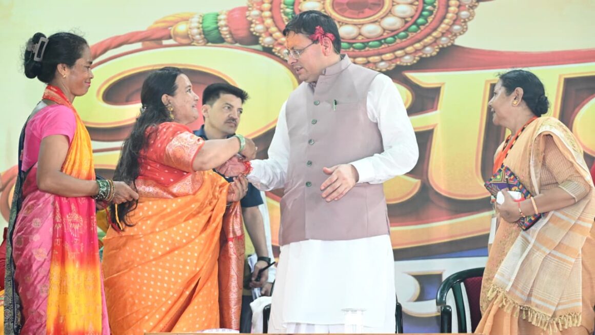 मुख्यमंत्री धामी की महिलाओं को बड़ी सौगात, 60 साल की उम्र से रोडवेज बसों में मिलेगा मुफ्त सफर