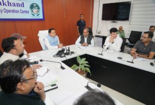 दिल्ली  से लौटते ही सीधे राज्य आपातकालीन परिचालन केंद्र पहुंचे सीएम धामी