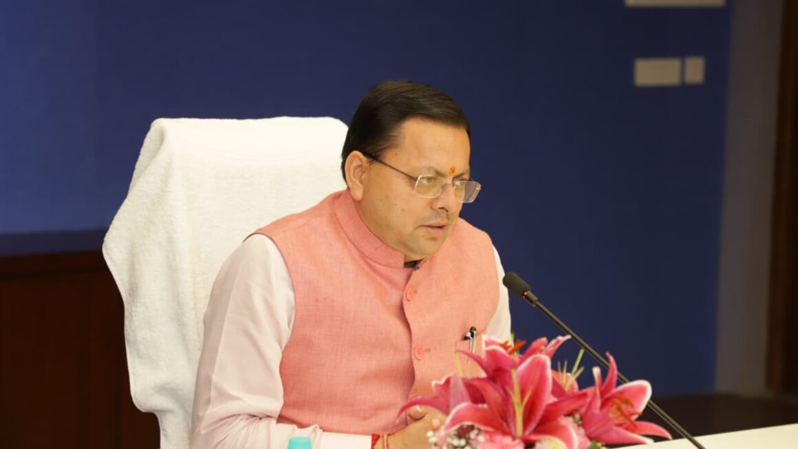 बुद्धिजीवियों से संवाद में मुख्यमंत्री धामी ने साझा की उत्तराखण्ड के विकास की प्राथमिकताएं